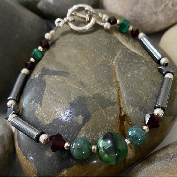 Artisan Green Cats Eyes Swarovski crystal Hematite Star Bracelet - Picture 1 of 3